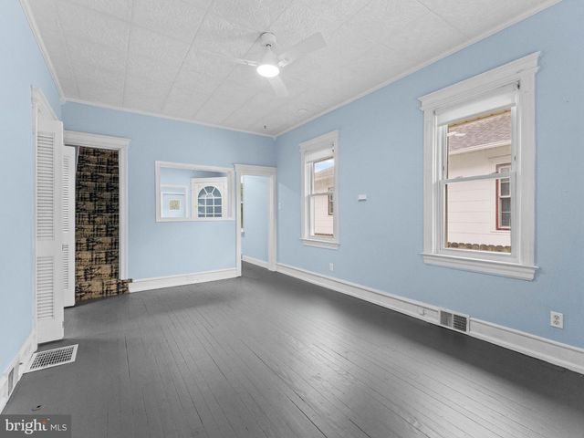 304 WOODLAWN TER, Collingswood, NJ 08108