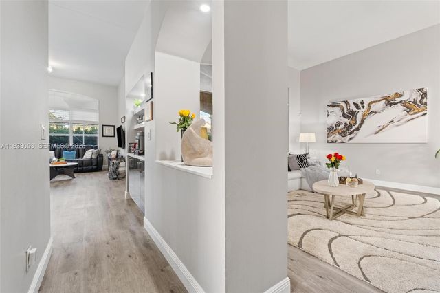 343 SW 187th Ter, Pembroke Pines, FL 33029