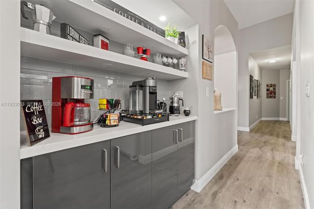 343 SW 187th Ter, Pembroke Pines, FL 33029