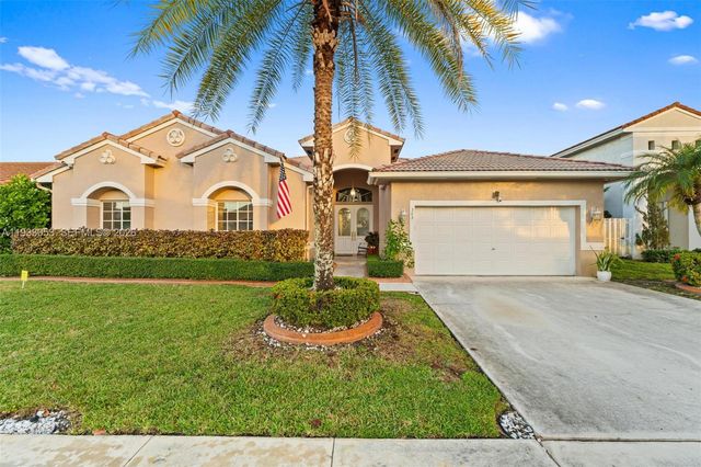 343 SW 187th Ter, Pembroke Pines, FL 33029