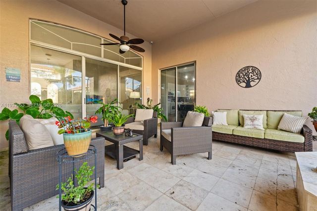 343 SW 187th Ter, Pembroke Pines, FL 33029