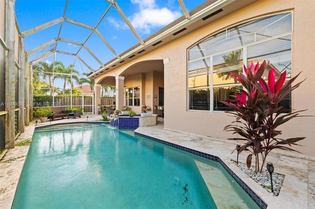 343 SW 187th Ter, Pembroke Pines, FL 33029