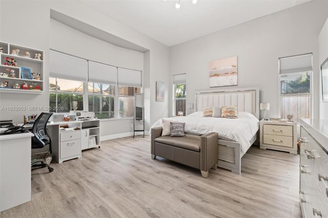 343 SW 187th Ter, Pembroke Pines, FL 33029