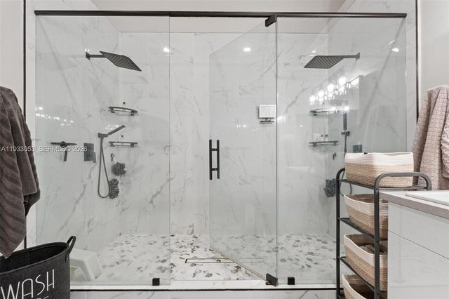 343 SW 187th Ter, Pembroke Pines, FL 33029