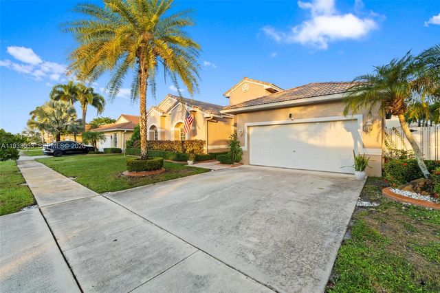 343 SW 187th Ter, Pembroke Pines, FL 33029