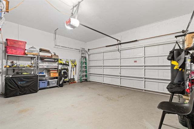 343 SW 187th Ter, Pembroke Pines, FL 33029