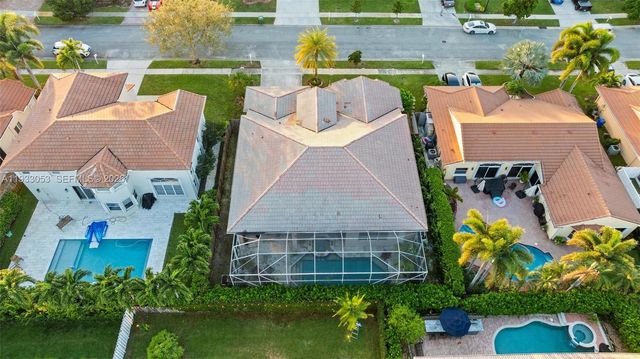 343 SW 187th Ter, Pembroke Pines, FL 33029