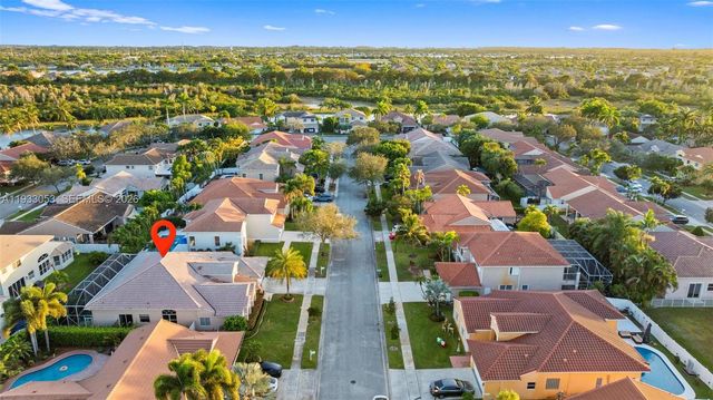 343 SW 187th Ter, Pembroke Pines, FL 33029