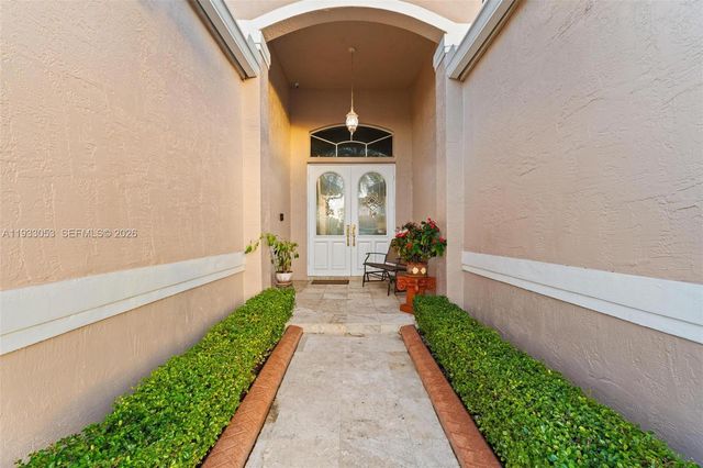 343 SW 187th Ter, Pembroke Pines, FL 33029