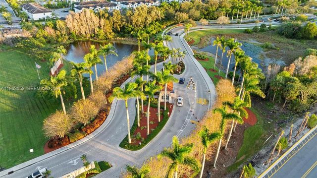 343 SW 187th Ter, Pembroke Pines, FL 33029