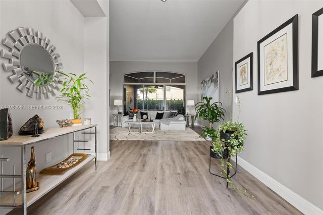 343 SW 187th Ter, Pembroke Pines, FL 33029