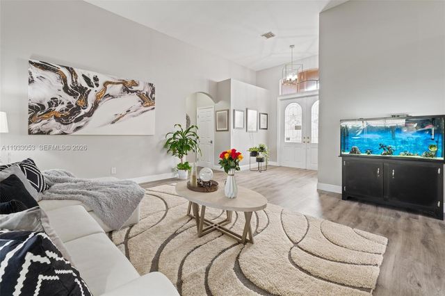 343 SW 187th Ter, Pembroke Pines, FL 33029