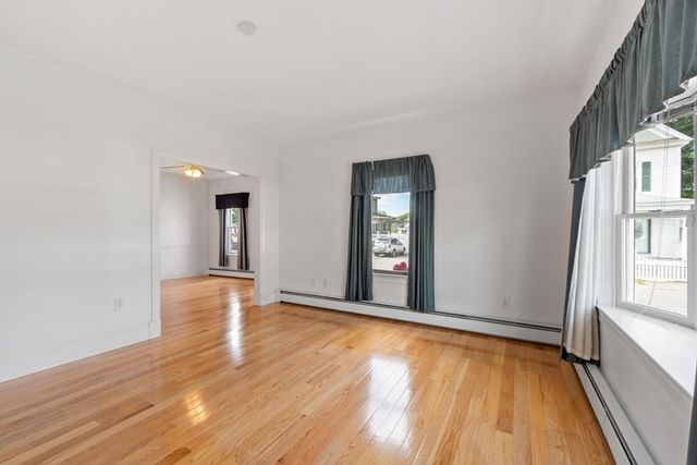 156 Gershom Ave, Lowell, MA 01854