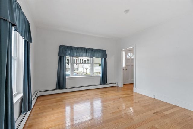 156 Gershom Ave, Lowell, MA 01854