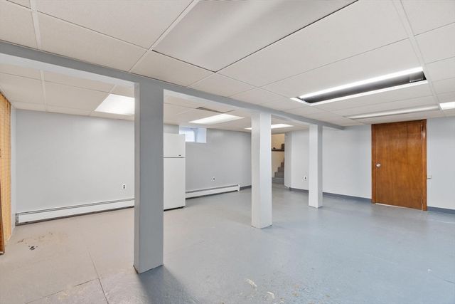 156 Gershom Ave, Lowell, MA 01854