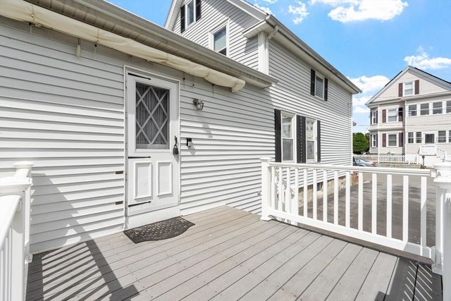 156 Gershom Ave, Lowell, MA 01854