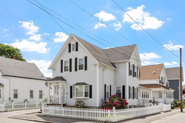 156 Gershom Ave, Lowell, MA 01854