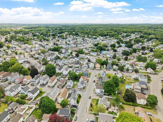156 Gershom Ave, Lowell, MA 01854