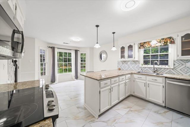 8429 KING WILLIAM ST, Memphis, TN 38016