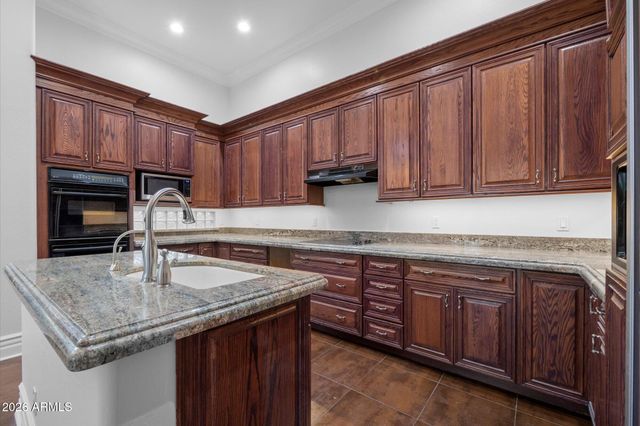 7436 E TUCKEY Lane, Scottsdale, AZ 85250