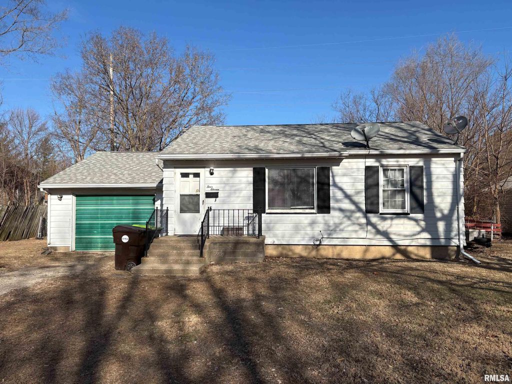411 W GAIL Avenue, Chillicothe, IL 61523