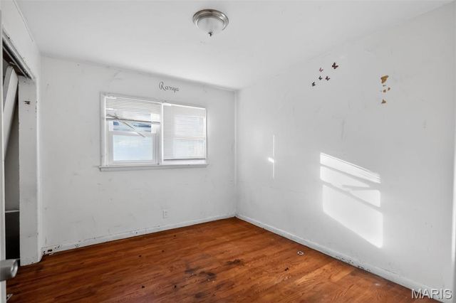 9739 Balboa Drive, St Louis, MO 63136