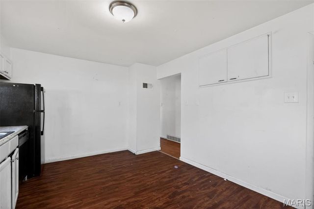 9739 Balboa Drive, St Louis, MO 63136