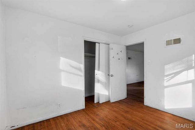 9739 Balboa Drive, St Louis, MO 63136