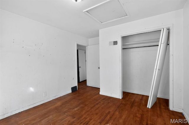 9739 Balboa Drive, St Louis, MO 63136