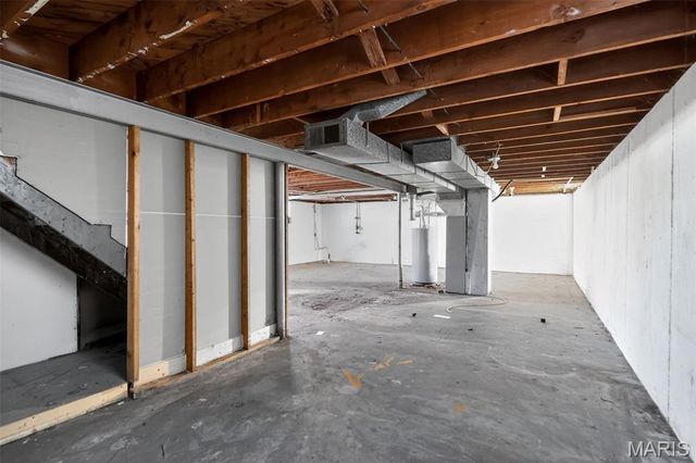 9739 Balboa Drive, St Louis, MO 63136