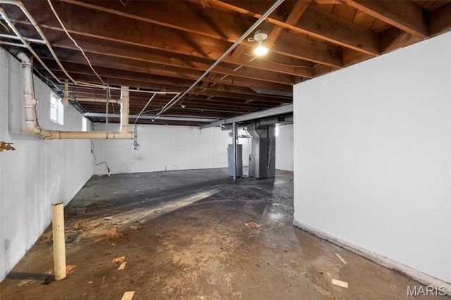 9739 Balboa Drive, St Louis, MO 63136