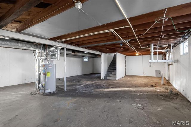 9739 Balboa Drive, St Louis, MO 63136