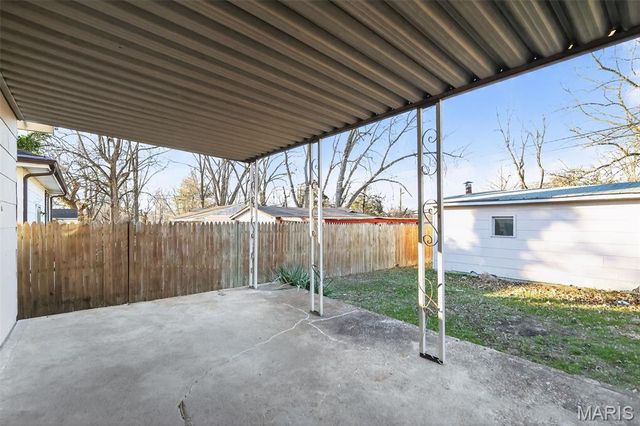 9739 Balboa Drive, St Louis, MO 63136