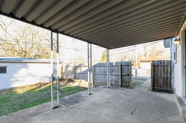 9739 Balboa Drive, St Louis, MO 63136