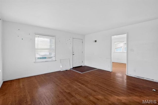 9739 Balboa Drive, St Louis, MO 63136