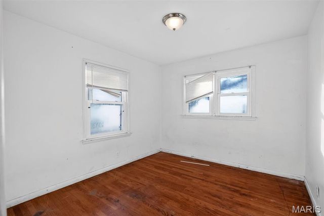 9739 Balboa Drive, St Louis, MO 63136