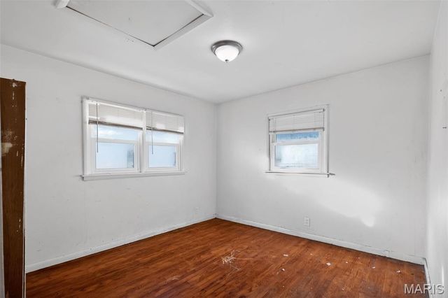 9739 Balboa Drive, St Louis, MO 63136