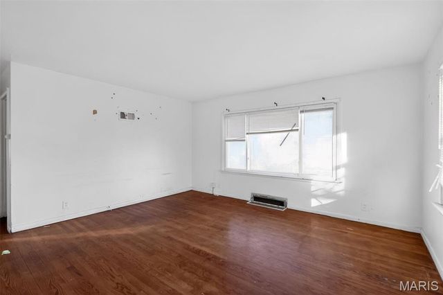 9739 Balboa Drive, St Louis, MO 63136