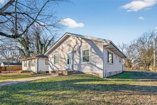 9739 Balboa Drive, St Louis, MO 63136