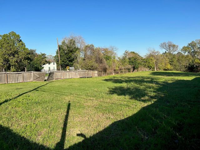 1728 Tabor Street, Houston, TX 77009