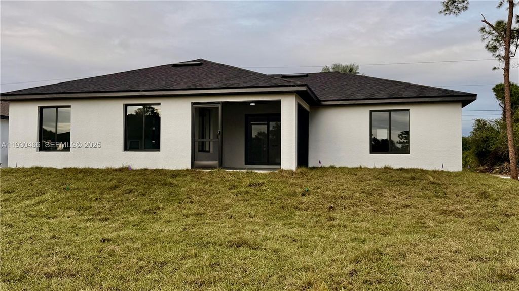 Image 21 of property listing at 3513 2nd ST SW, Lehigh Acres, FL 33976