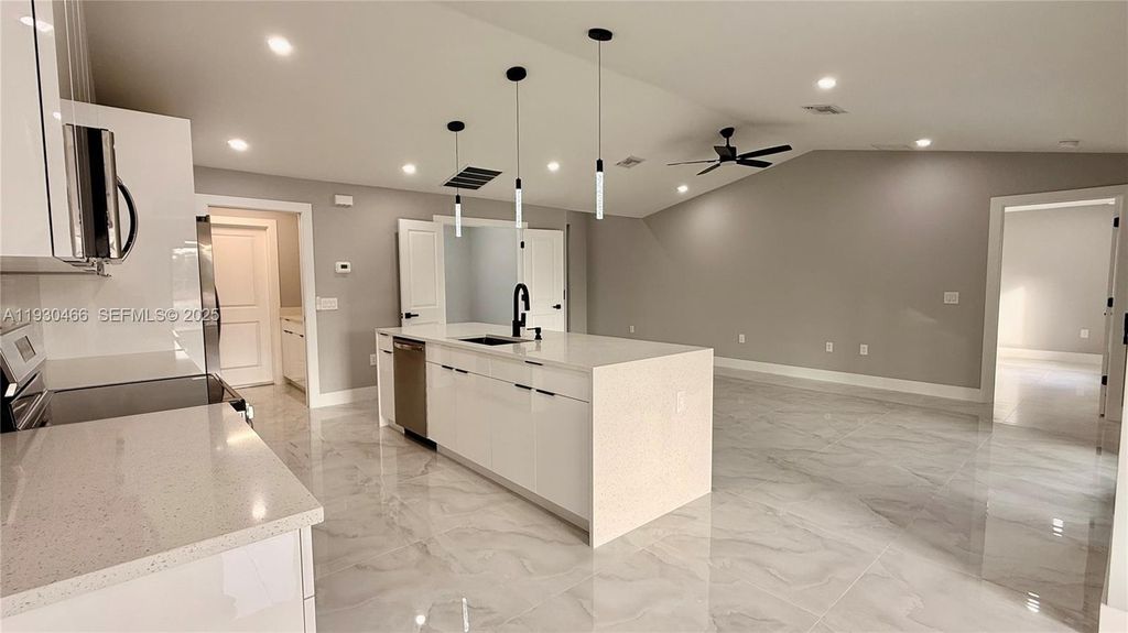 Image 6 of property listing at 3513 2nd ST SW, Lehigh Acres, FL 33976