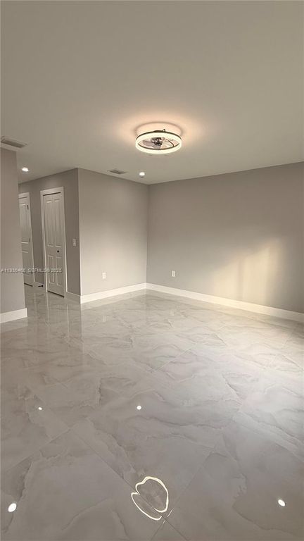 Image 7 of property listing at 3513 2nd ST SW, Lehigh Acres, FL 33976