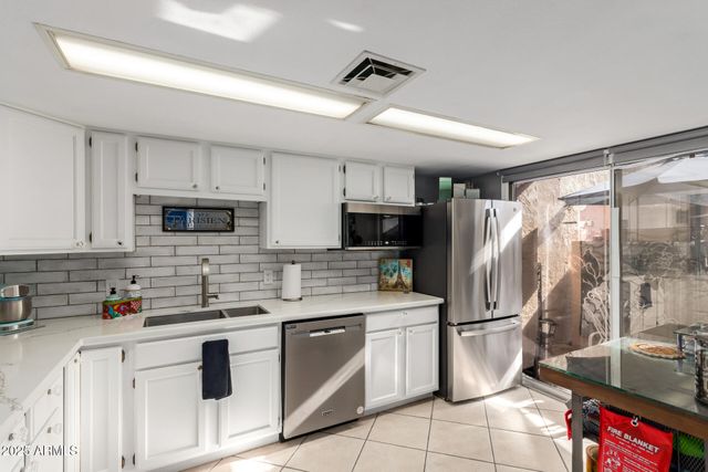 7838 E Park View Drive, Mesa, AZ 85208