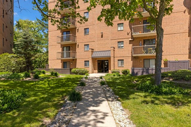 6010 Lake Bluff Drive 301, Tinley Park, IL 60477