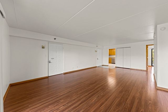 6010 Lake Bluff Drive 301, Tinley Park, IL 60477