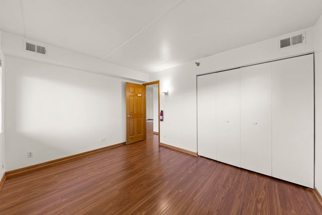 6010 Lake Bluff Drive 301, Tinley Park, IL 60477