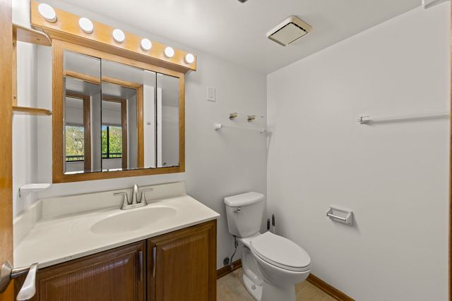 6010 Lake Bluff Drive 301, Tinley Park, IL 60477