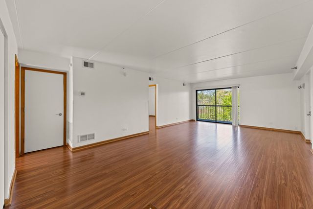 6010 Lake Bluff Drive 301, Tinley Park, IL 60477