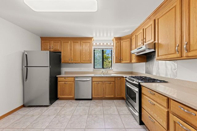 6010 Lake Bluff Drive 301, Tinley Park, IL 60477